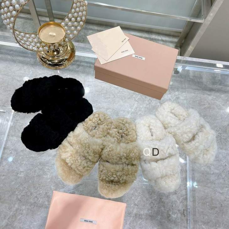 Picture of Miumiu Slippers _SKUMiuMiusz35-40GDT1103244